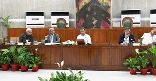 প্রধানমন্ত্রীর সভাপতিত্বে মন্ত্রিপরিষদের বৈঠক চলছে